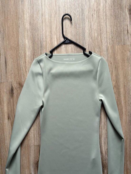 Abercrombie & Fitch Tops - Abercrombie Light Sage Boat Neck Long Sleeve